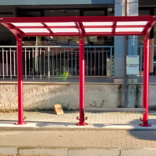 Bushokje model Monaco 39 Bus abri Monaco, elegant en duurzaam. Een aanwinst voor de openbare ruimte. Hier bus abri Monaco in een 3-meter uitvoering, ook in een 4.5m uitvoering leverbaar.